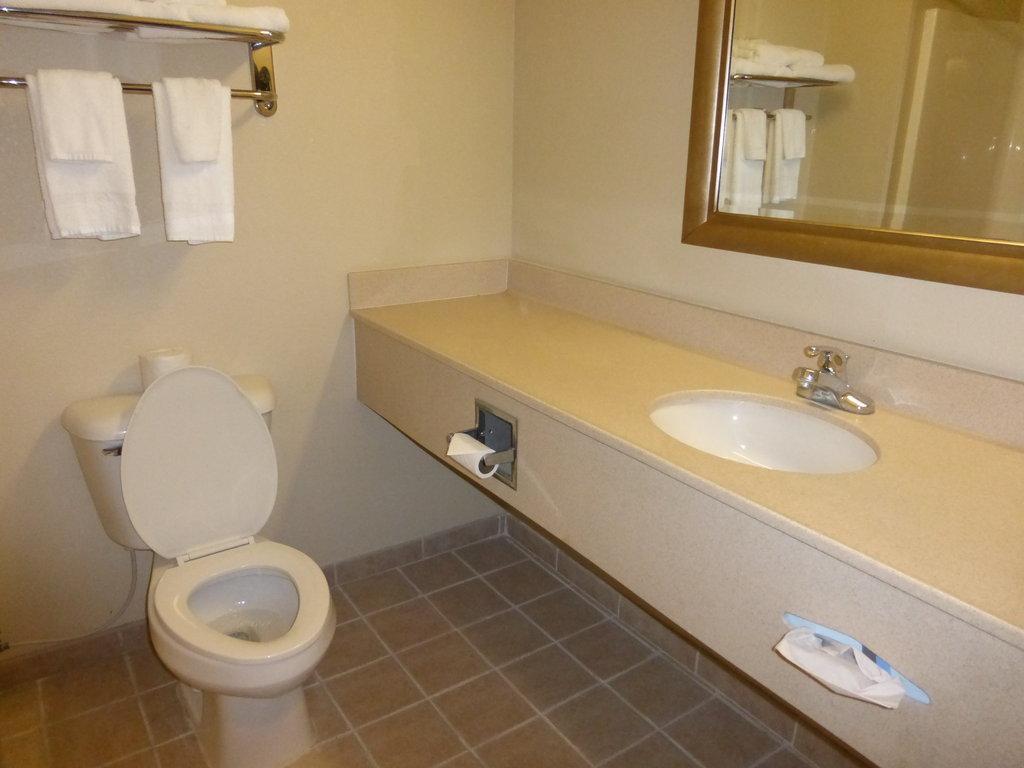 Red Roof Inn Newport News - יורקטאון מראה חיצוני תמונה
