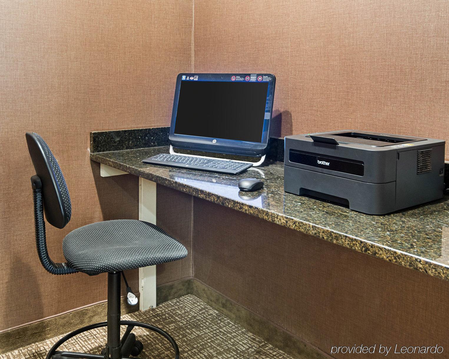 Red Roof Inn Newport News - יורקטאון מראה חיצוני תמונה